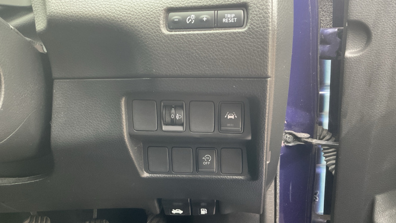 Nissan Qashqai 1.3 DiG-T N-Connecta 5dr Petrol Hatchback